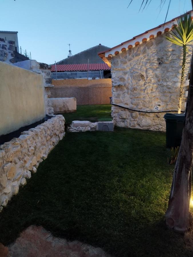 Moradias Do Castelo, Um Pequeno Paraiso Como Lhe Chamam 오우렘 외부 사진